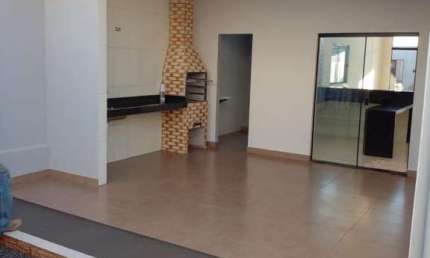 Casa para Venda em Uberlândia, Laranjeiras, 3 dormitórios, 1 suíte, 1 banheiro, 2 vagas