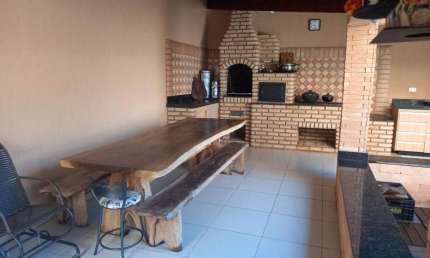 Casa para Venda em Uberlândia, Cidade Jardim, 4 dormitórios, 1 suíte, 1 banheiro, 2 vagas