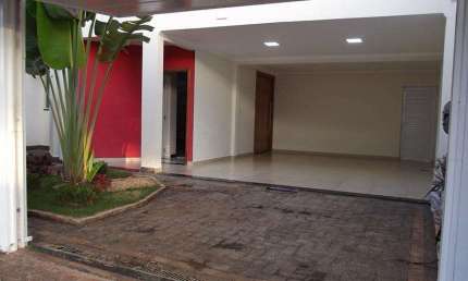 Casa para Venda em Uberlândia, Tibery, 4 dormitórios, 4 suítes, 2 banheiros, 4 vagas