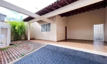 Casa para Venda em Uberlândia, Vigilato Pereira, 3 dormitórios, 1 suíte, 1 banheiro, 3 vagas