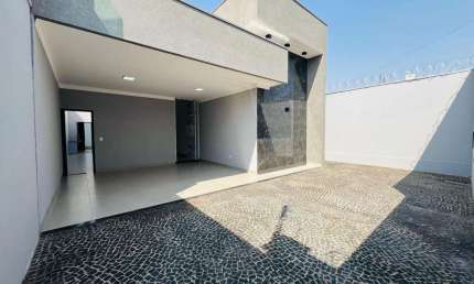 Casa para Venda em Uberlândia, Novo Mundo, 3 dormitórios, 1 suíte, 1 banheiro, 4 vagas