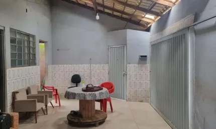 Casa para Venda em Uberlândia, Custódio Pereira, 3 dormitórios, 1 suíte, 1 banheiro, 2 vagas
