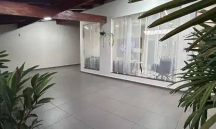 Casa para Venda em Uberlândia, Jardim Holanda, 3 dormitórios, 2 suítes, 2 banheiros, 3 vagas