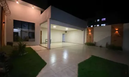 Casa para Venda em Uberlândia, Novo Mundo, 3 dormitórios, 1 suíte, 2 banheiros, 5 vagas