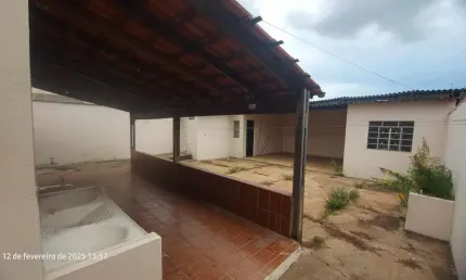 Casa para Venda em Uberlândia, Dona Zulmira, 3 dormitórios, 1 suíte, 2 banheiros, 3 vagas