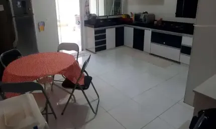 Casa para Venda em Uberlândia, Segismundo Pereira, 3 dormitórios, 1 suíte, 1 banheiro, 4 vagas