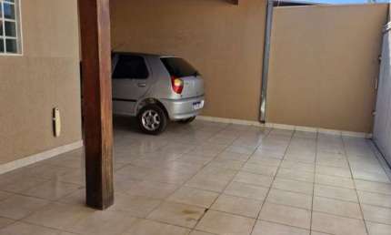 Casa para Venda em Uberlândia, Nova Uberlândia, 3 dormitórios, 2 suítes, 1 banheiro, 2 vagas