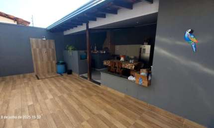 Casa para Venda em Uberlândia, Jardim Patrícia, 3 dormitórios, 1 suíte, 1 banheiro, 3 vagas