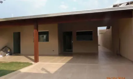 Casa para Venda em Uberlândia, Shopping Park, 3 dormitórios, 1 suíte, 2 banheiros, 2 vagas