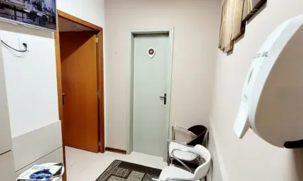 Sala comercial com 1 sala para alugar na Avenida Protásio Alves, 4629, Petrópolis, Porto Alegre