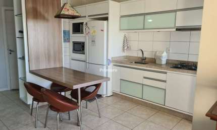 Apartamento de 2 quartos, sendo 1 suíte, 1 garagem, sacada com churrasqueira