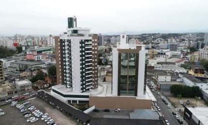 Apartamento de 2 quartos, sendo 1 suíte, sacada, 1 vaga de garagem