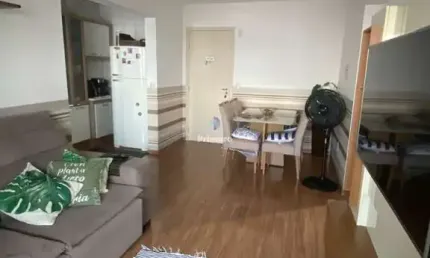 Apartamento de 2 quartos, sendo 1 suíte, sacada com churrasqueira, 1 garagem