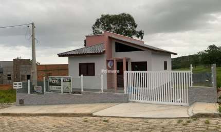 Casa no Balneário Rincão a venda com 2 quartos, sendo 1 suíte, amplo terreno