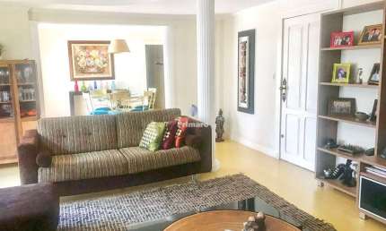 Apartamento de 2 quartos sendo 1 suíte, 2 vagas de garagem