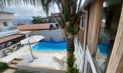 Casa para locação anual, com piscina e churrasqueira, na praia da vista linda, Bertioga /SP.