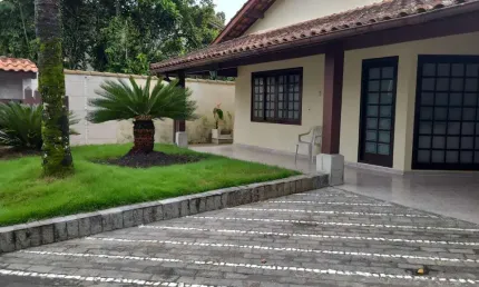 Apartamento à venda com 03 dormitórios (sendo 01 suíte) e 02 vagas de garagens, praia da enseada no centro, bertioga, sp.