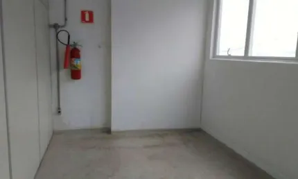 Barracão / Galpão / Depósito para alugar na Avenida Fagundes de Oliveira, Piraporinha, Diadema