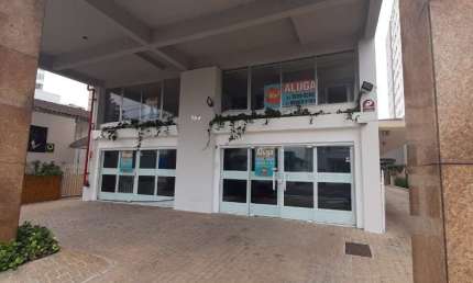 Sala comercial com 4 salas para alugar no Centro, Joinville  por R$ 3.200