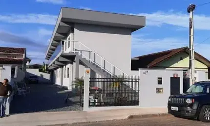 Loft com 1 quarto para alugar no Itaum, Joinville  por R$ 890