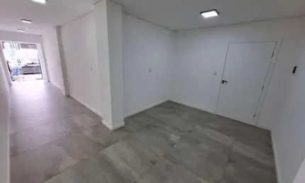 Ponto comercial com 1 sala para alugar no Bucarein, Joinville  por R$ 3.000