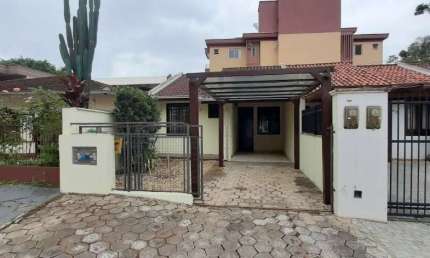 Casa com 3 quartos à venda no Floresta, Joinville  por R$ 455.000