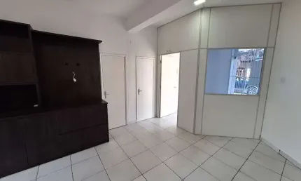 Sala comercial com 1 sala para alugar no Anita Garibaldi, Joinville  por R$ 1.000