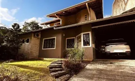 Casa com 3 quartos à venda no Boa Vista, Joinville  por R$ 1.350.000