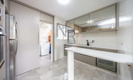 Apto mobiliado, andar alto, 03 dorm, com vaga coberta! 4min d palladium!