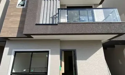 Triplex com infra jacuzzi no terraço, 03 dorm e 02 vagas prox mc portão!