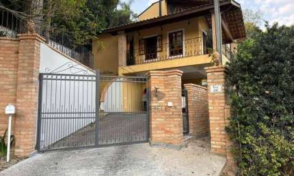 Casa - 4 Dormitórios - Condominio Aldeia da Fazendinha - Granja Viana