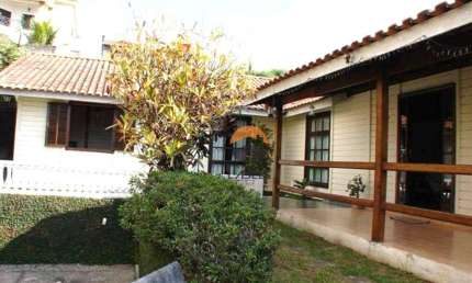Casa Terrea :Madeira de Lei: 3 quartos,1 suite, 3 vagas -Portaria 24hs - Terras do Madeira- Granja Viana-SP