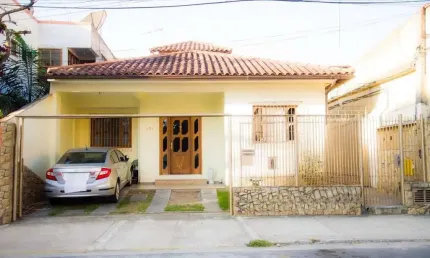Casa com 3 quartos à venda na Rua Doutor Bueno, Imbetiba, Macaé
