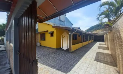 Casa com 2 quartos à venda no Sumaré, Caraguatatuba 