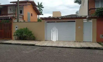 Linda Casa a poucos passos da Praia do Perequê-Açu, Ubatuba