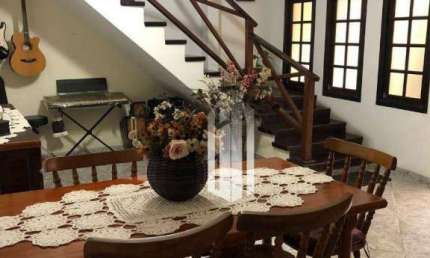 “Exclusividade e Elegância: Sobrado Espaçoso no Tinga com Vista para a Serra'
