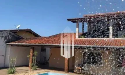 Casa com piscina e edícula no Pontal de Santa Marina - Caraguatatuba/SP