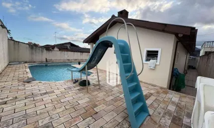 Casa não germinada com lazer completo a 500m da praia!