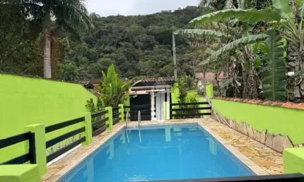 2 Sobrados com Piscina - Condomínio Recanto Verde Mar  650m da Praia da Cocanha