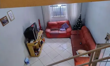 Belíssímo Sobrado no Residencial Rubi - Próximo a Portaria com 2 Vagas de Garagem (Aceita Permuta de Menor Valor)