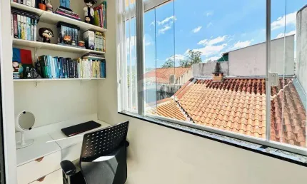 Sobrado com 2 dormitórios e amplo quital gourmet privativo.
