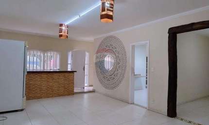 Casa Comercial Incrível em Ótima Localização (Restaurantes ou Escritórios)