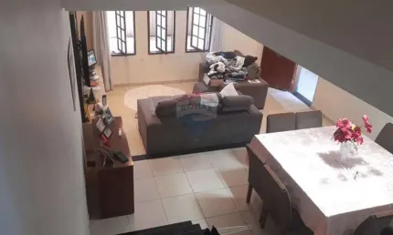Sobrado com 3 dormitorios e 1 suite com 2 vagas de garagem - Resid Santo Andre