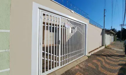 Casa para Venda em Araras, Jardim dos Ypês, 2 dormitórios, 2 banheiros, 2 vagas