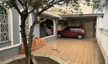 Casa  á venda  com 257 m² em ótima localização em Atibaia SP - Alvinopolis