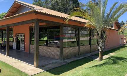 Restaurante  salão que acomada 200 pessoas em ótima localização, próximo ao comé
