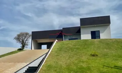 Casa térrea à venda  com piscina em condomínio fechado  em Atibaia - SP   - Cond