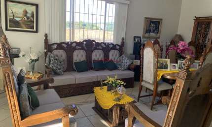 Casa  bem localizada com 4 Dormitórios sendo 2 suítes  em  Atibaia - SP