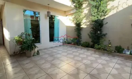 Linda casa  à vena com 218 m²  em  uma  ótima localização em Atibaia SP - Nova A