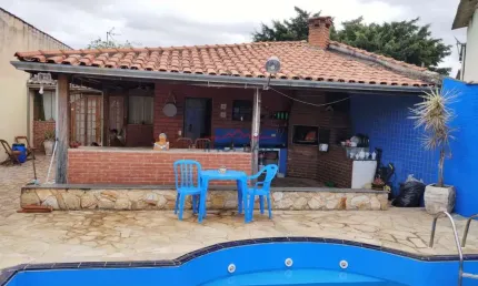 Casa a venda no Jardim Alvinópolis, amplo quintal terreno 247m², térrea.
